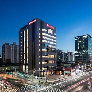 Ramada By Wyndham Seoul Sindorim